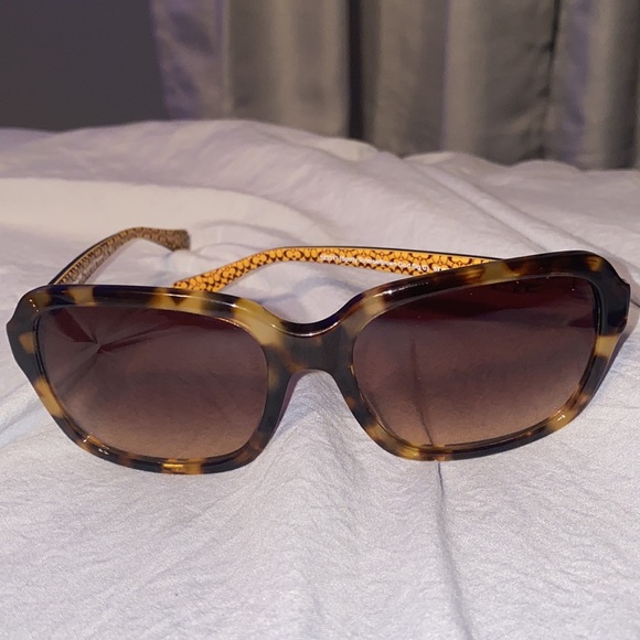 Coach Sunglasses - Picture 5 of 6